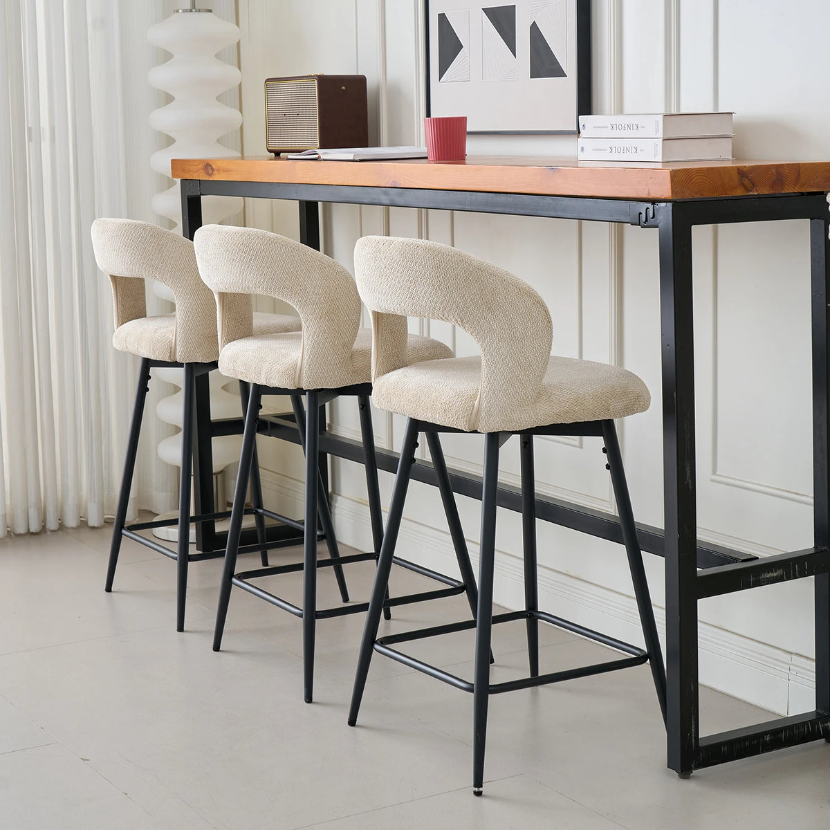 EGOONM Set da 2/4 sgabelli da bar girevoli in lino con schienale aperto e poggiapiedi, sedie da bar moderne imbottite per isola cucina, gambe in metallo nero