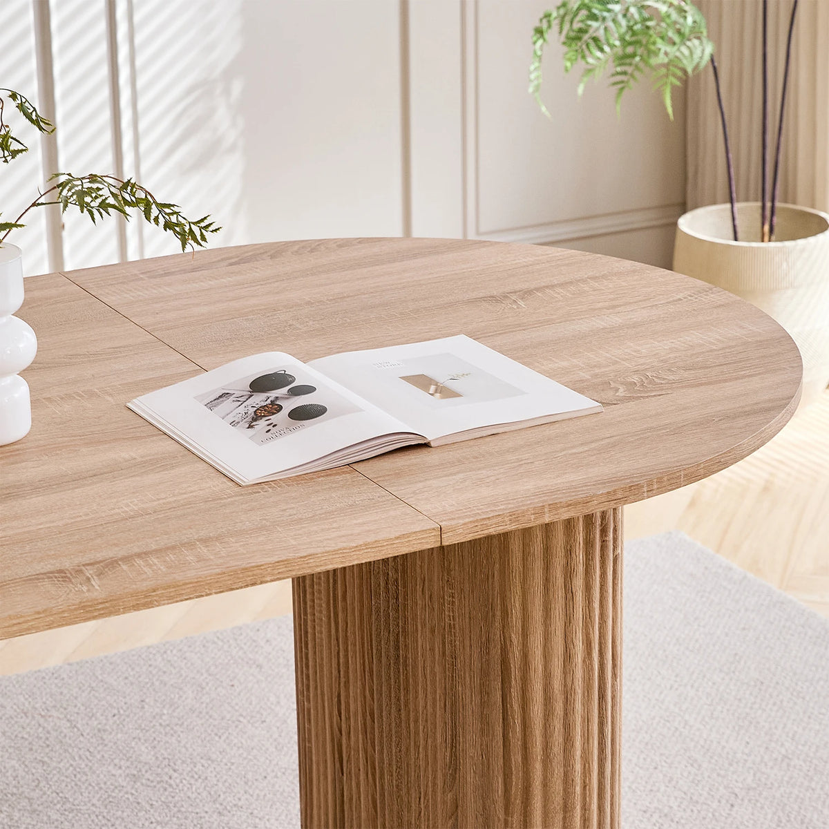 EGOONM Tavolo da Pranzo Moderno Ovale con Base Scanalata, Tavolo da Cucina per 6-8 Persone, Tavolo in Legno per Sala da Pranzo