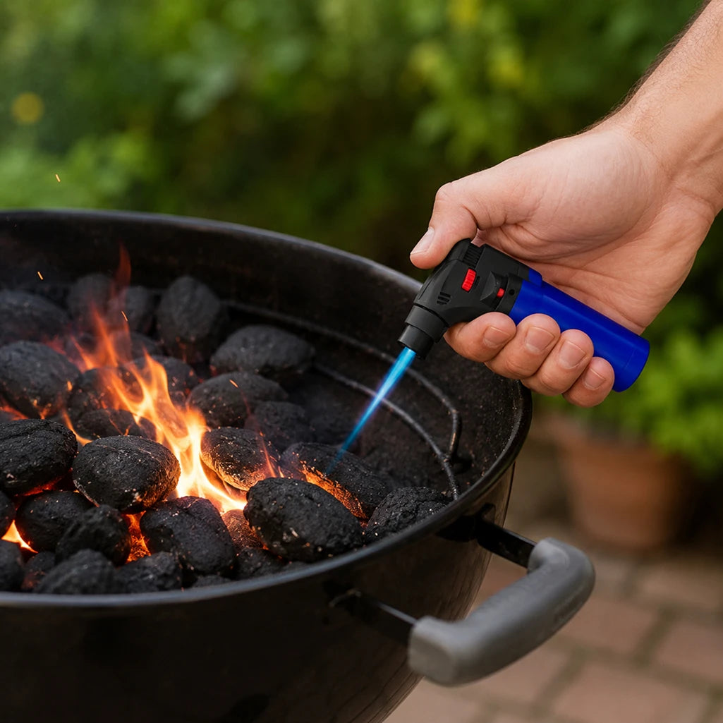 Confezione da 12 set accendini-torcia a butano 4 pezzi, accenditori antivento ricaricabili con fiamma regolabile e rotazione 360° per cucina, campeggio e barbecue