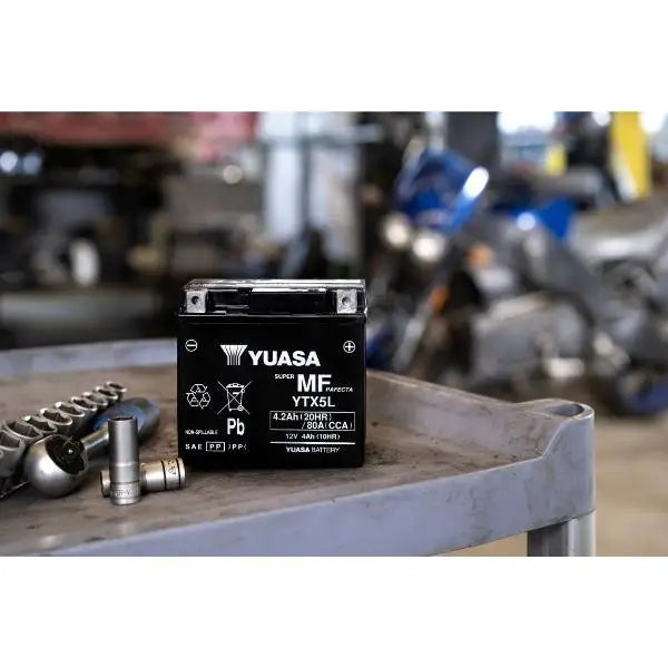 Batteria per moto YUASA YTX5L-BS
12V 4.2Ah 80Amp. AGM ..
Gamma YTX ® e YT ad alte prestazioni e senza manutenzione.
Misure:
Lunghezza 115 mm
Larghezza 72 mm
Altezza 107 mm