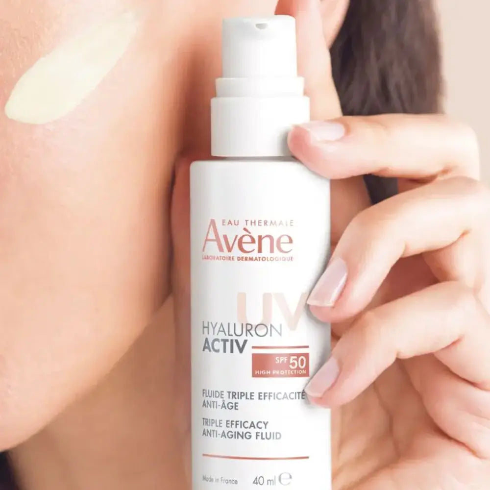 Avène Hyaluron Activ UV Fluido Triplo Effetto Anti-Età SPF50 40 ml | Fluido quotidiano con acido ialuronico, Pre-tocoferolo e TriAsorB™ | Corregge le rughe, riduce le macchie e protegge dal fotoinvecchiamento