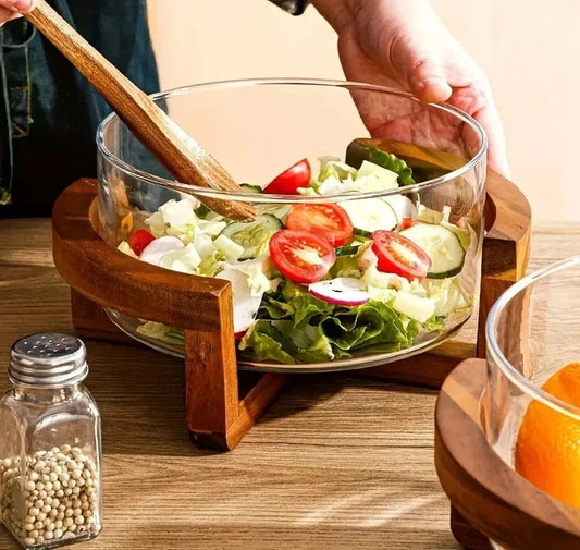 Elegante set di insalate in vetro con base in legno, ciotola di frutta di lusso leggera per ristorante domestico. Elegante vassoio per snack in vetro