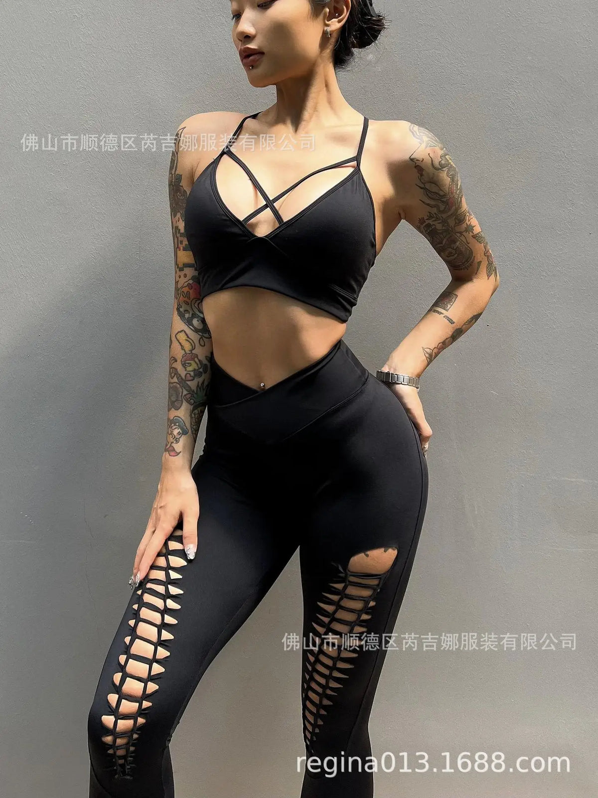 Reggiseno sportivo leggero a V profonda e sexy, pantaloni yoga a vita alta modellanti e scollati da donna