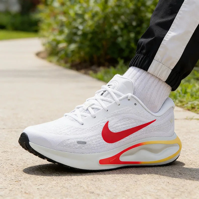 Scarpe sportive da uomo Nike, modello ufficiale e autentico, per il tempo libero – JOURNEY RUN, scarpe da corsa in tessuto traspirante, FN0228-110, modello più venduto.