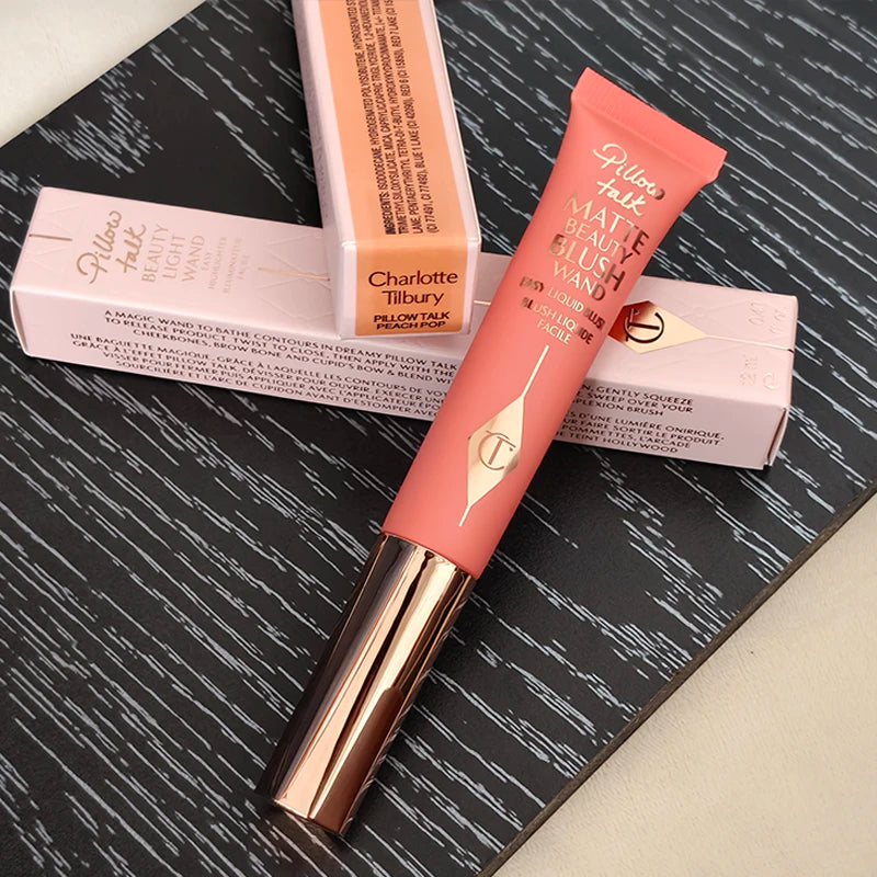 Charlotte Tilbury Highlight Spotlight Brightening Air Cushion Pen, Penna Illuminante in Polvere Cosmetica ad Alta Lucentezza, Blush Air Cushion Pen Star Makely