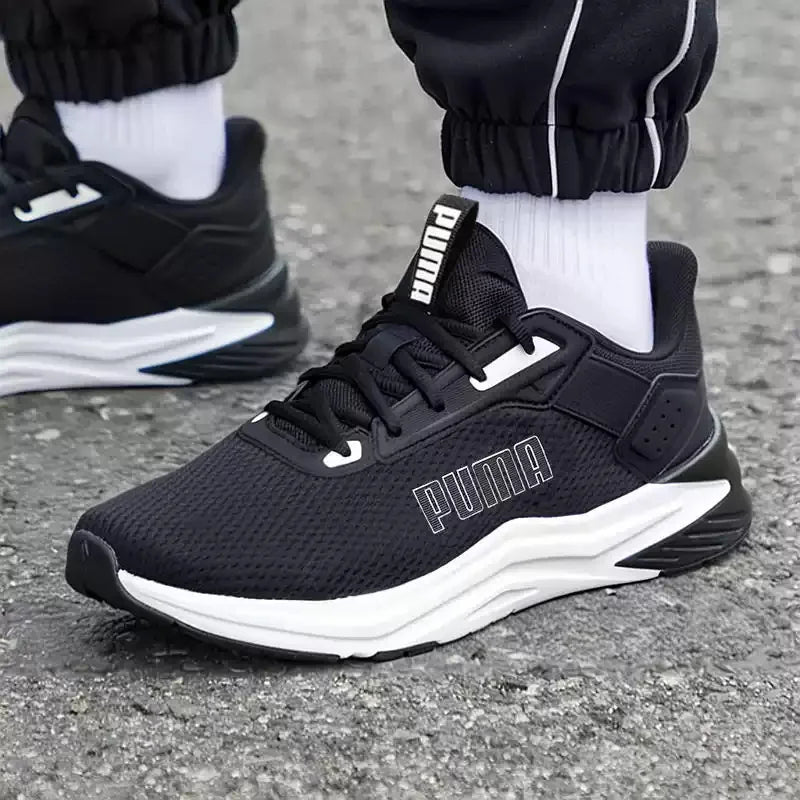 PUMA Sneakers da Corsa Leggere e Traspiranti con Logo Grande Bianco e Nero 311095-01