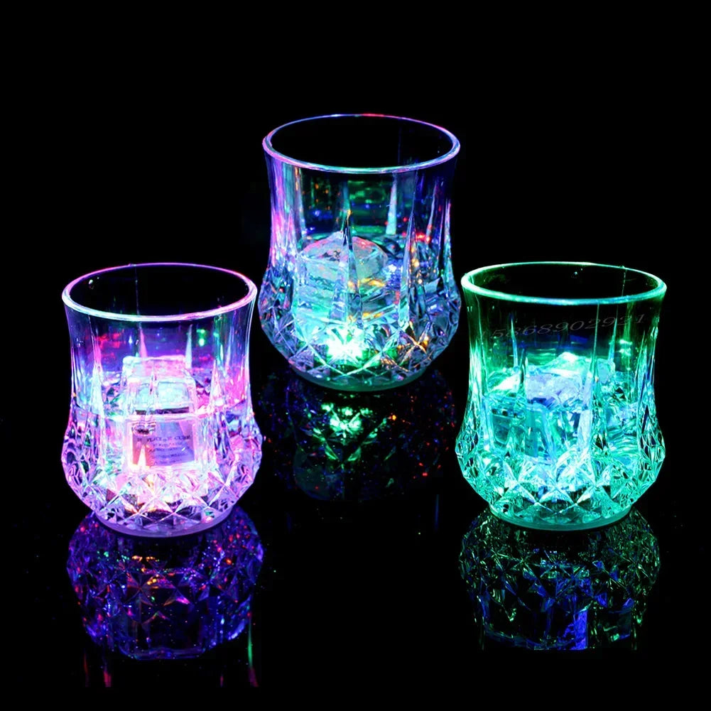 70ml LED lampeggiante tazza vino birra whisky tazza acqua bevande bicchieri automatici tazza incandescente bar festa forniture per la casa