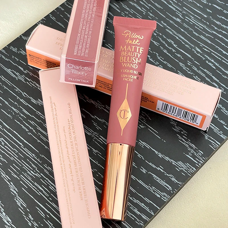 Charlotte Tilbury Highlight Spotlight Brightening Air Cushion Pen, Penna Illuminante in Polvere Cosmetica ad Alta Lucentezza, Blush Air Cushion Pen Star Makely
