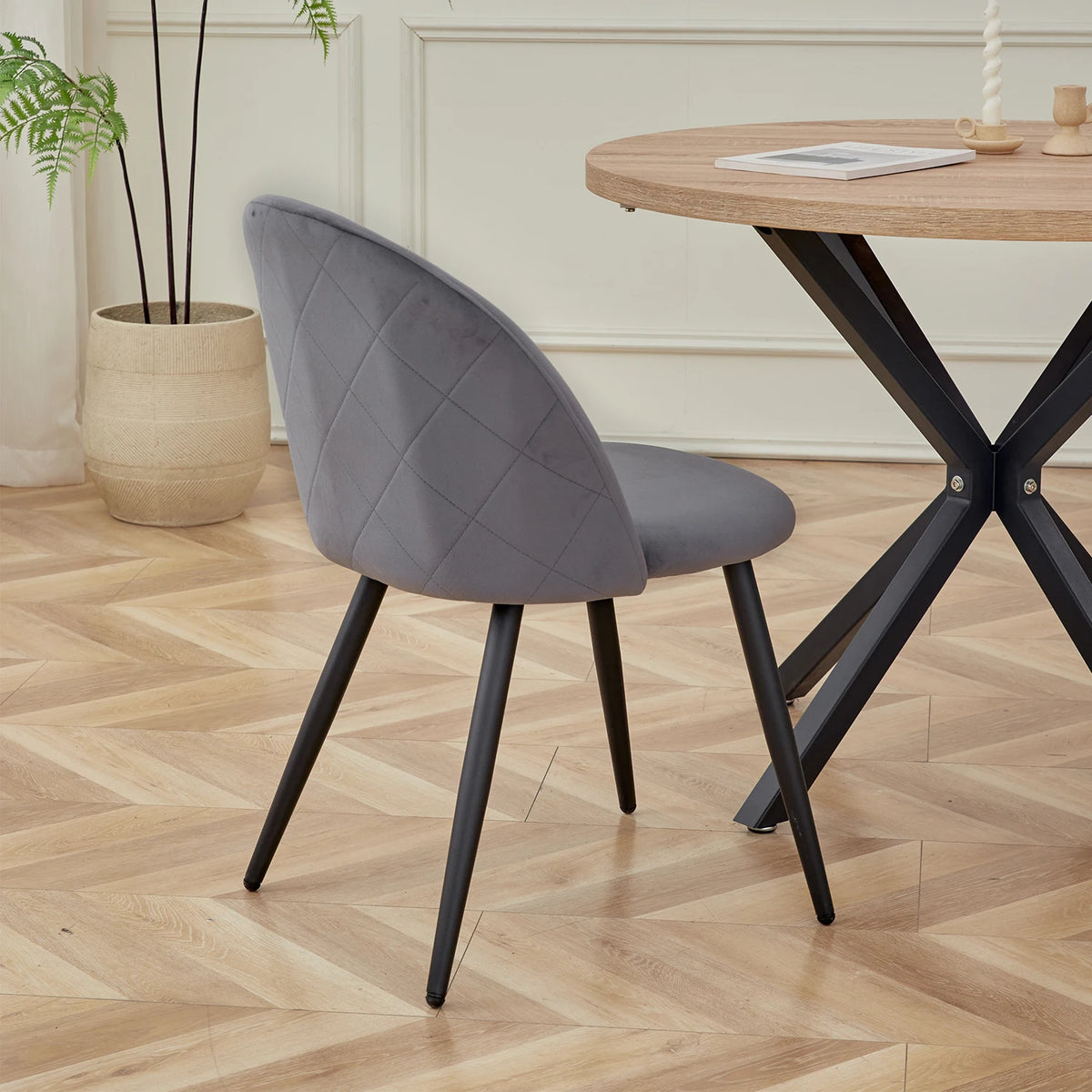 Un Set di 4 sedie da pranzo nordiche da cucina camera da letto comò in velluto Party sedie da pranzo di lusso moderne Design mobili per la casa unici