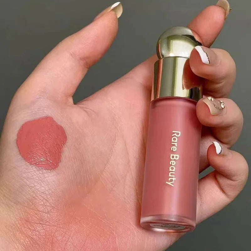 Rare Beauty Soft Pinch Liquid Blush: Fard Liquido Setoso e Luminoso per un Trucco Voluminoso – Collezioni Hope, Love, Virtue, Happy, Wonder, Worth Face Cosmetics