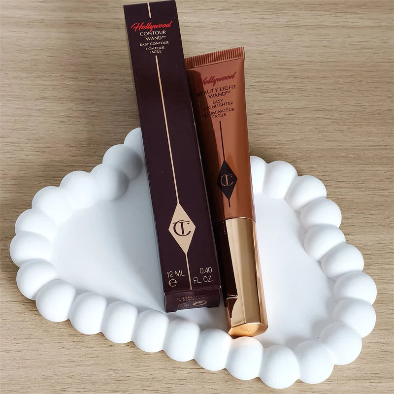 Charlotte Tilbury Highlight Spotlight Brightening Air Cushion Pen, Penna Illuminante in Polvere Cosmetica ad Alta Lucentezza, Blush Air Cushion Pen Star Makely