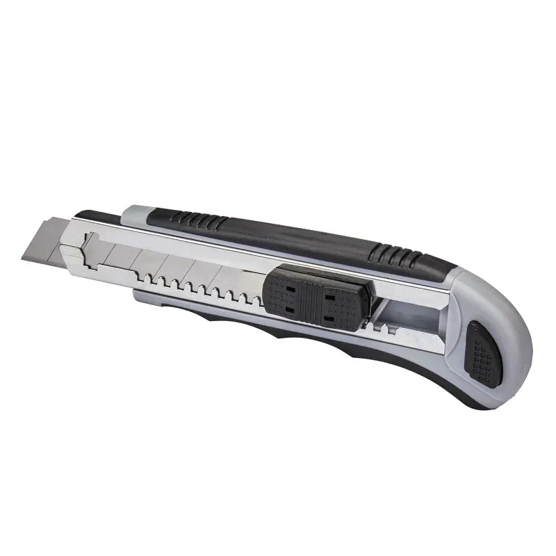 Coltello multiuso Makita con lame a scatto, caricamento facile, lame extra retrattili, impugnatura comoda in gomma, strumento manuale combinato completo