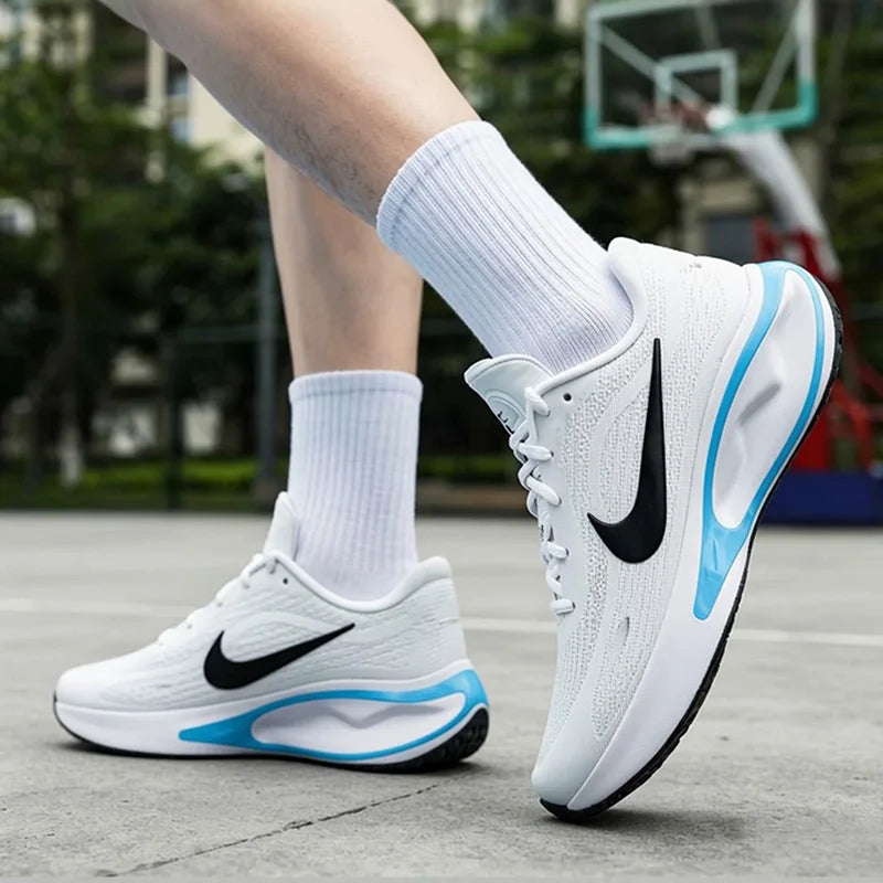 Scarpe sportive da uomo NIKE JOURNEY RUN in rete per il tempo libero e l'allenamento - Running - FN0228-112