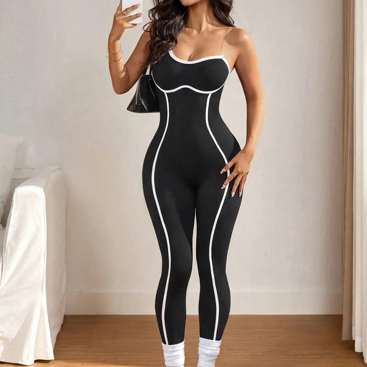 Tuta da yoga senza cuciture per donna, con bordi bianchi, senza maniche, con spalline sottili, body da palestra, controllo della zona addominale, effetto push-up sui glutei, ideale per allenamento, corsa e fitness.