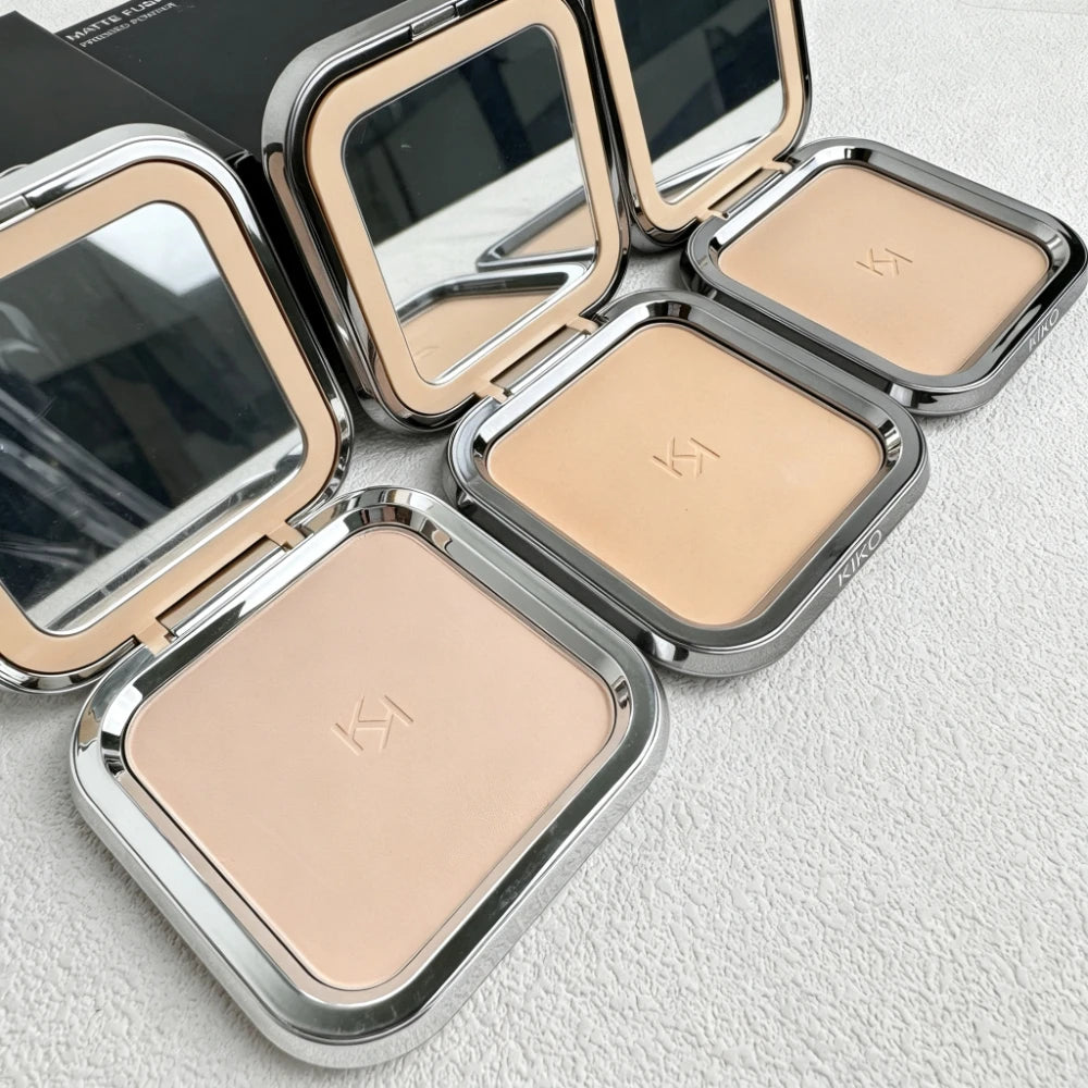 KIKO Matte Fusion Pressed Powder e Double Touch Lip Gloss 2 in 1 Set Trucco Viso e Labbra a Lunga Durata con Controllo dell'Olio, Specchio e Spugnetta