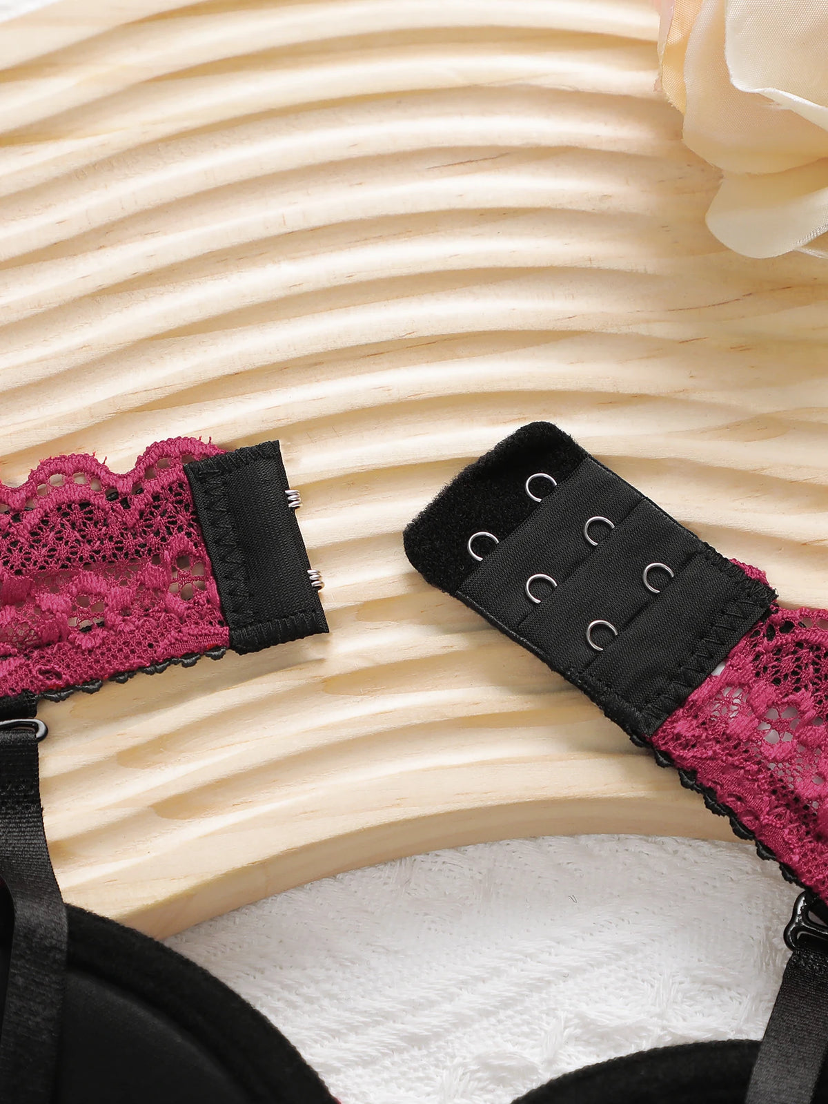 Capodanno Natale Biancheria intima da donna sexy in pizzo rosso di alta qualità Una lingerie push up Reggiseno a sette codici A3216