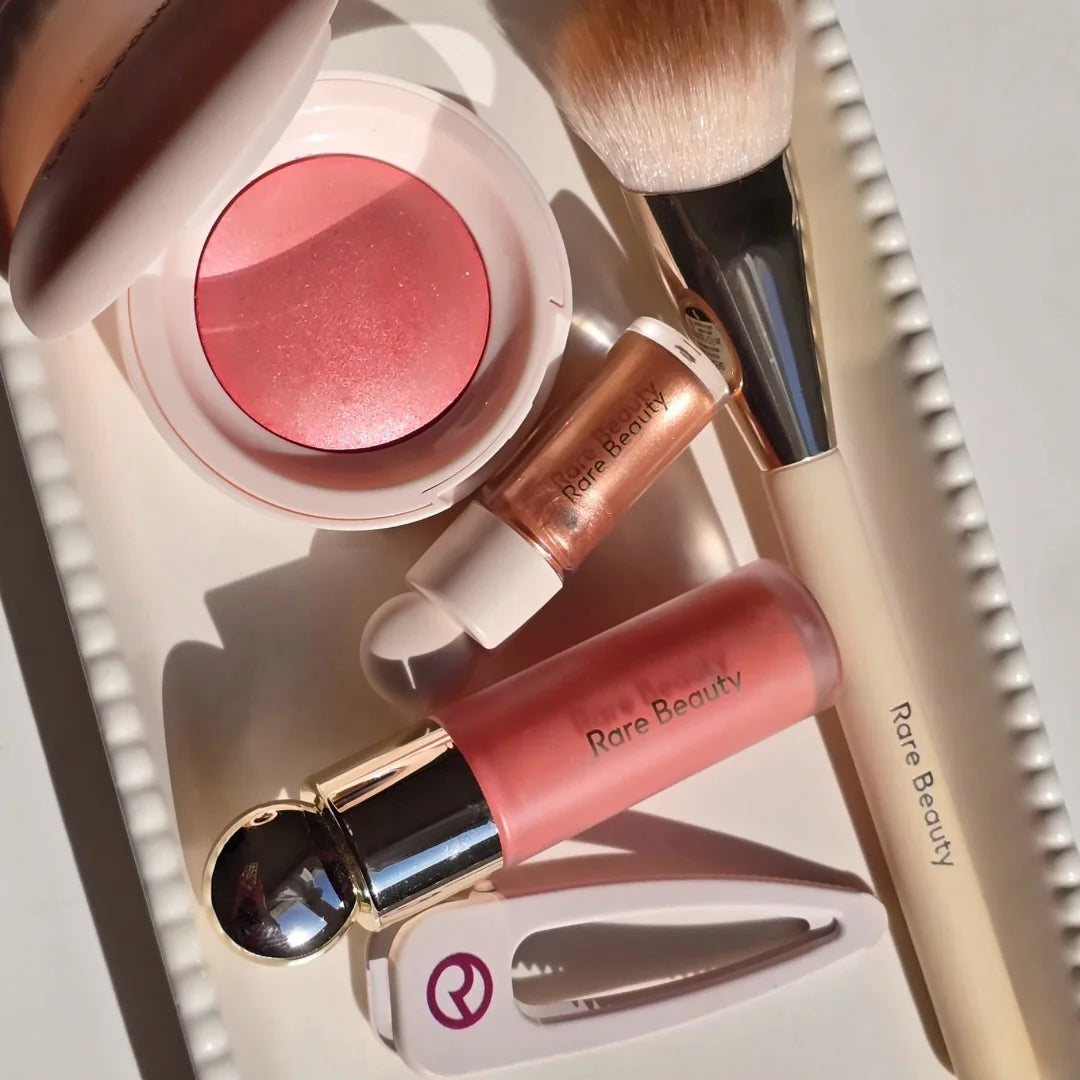 Rare Beauty Soft Pinch Liquid Blush: Fard Liquido Setoso e Luminoso per un Trucco Voluminoso – Collezioni Hope, Love, Virtue, Happy, Wonder, Worth Face Cosmetics