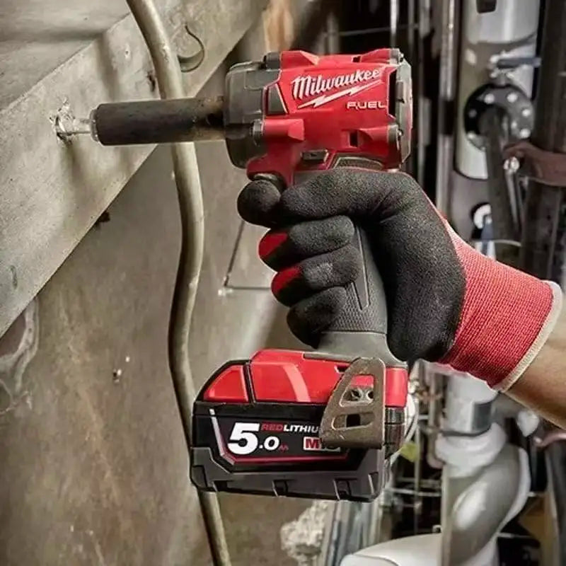 M18 Milwaukee 1/2' FUEL Avvitatore a impulsi brushless senza fili 600N.m 3500RPM con 3 luci LED, chiave dinamometrica compatta, utensile elettrico