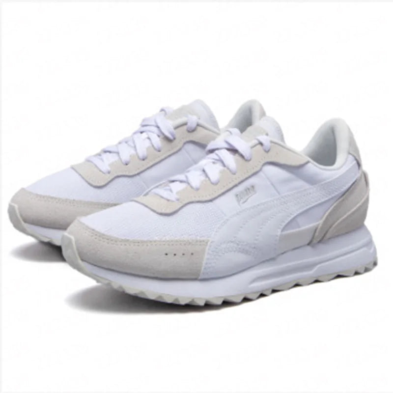 PUMA Sneakers casual leggere retrò in pelle scamosciata beige con cuciture in mesh 397377-05