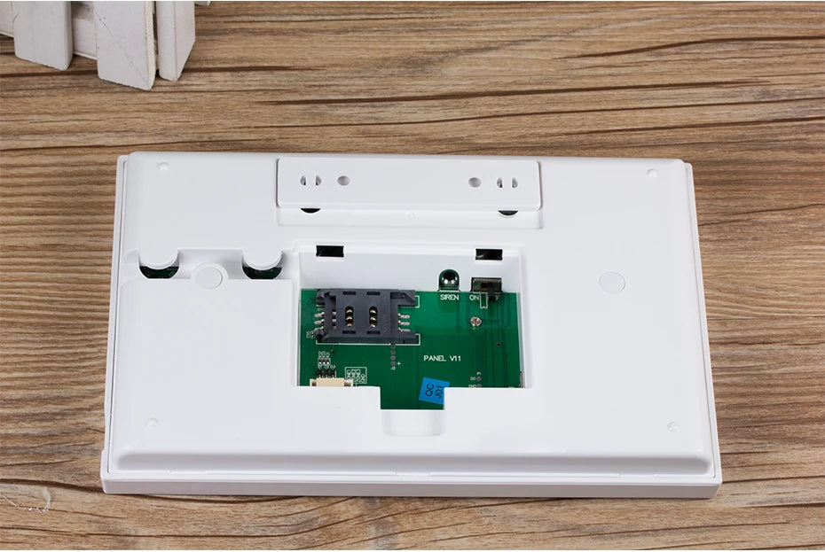 Sistema di Allarme KERUI WIFI GSM con Supporto per 3 Zone Cablate, Allarme Domestico Antifurto Compatibile con Tuya Smart, Sensore PIR 433MHz per Protezione di Sicurezza