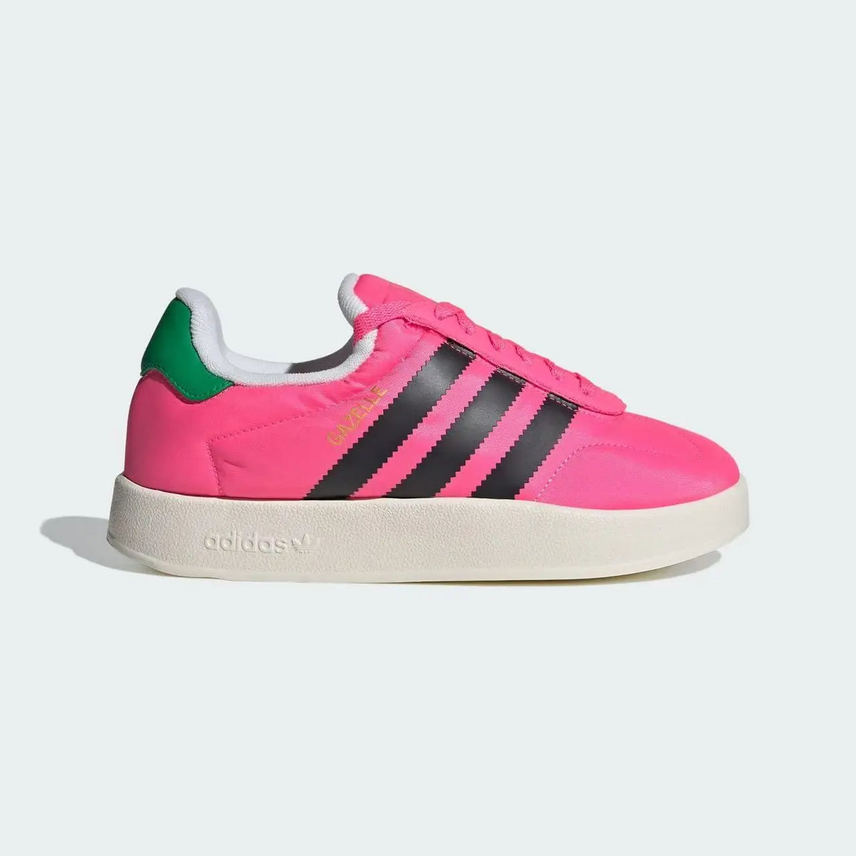 Sneakers Adidas Originals con suola spessa, in nylon rosa lucido e tacco a contrasto, scarpe casual con plateau, modello IE1433.
