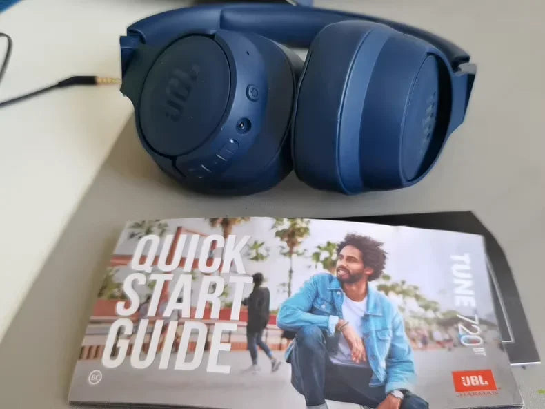 Cuffie wireless JBL Tune 720BT, modello on-ear, con tecnologia Bluetooth 5.0, cancellazione del rumore, ideali per il gaming e lo sport, con funzione vivavoce, 720 BT.