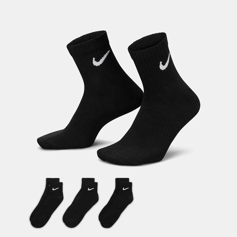 Calze sportive unisex Nike, modello autentico, calze da allenamento, calze a mezza lunghezza, calze corte, SX7677-010.