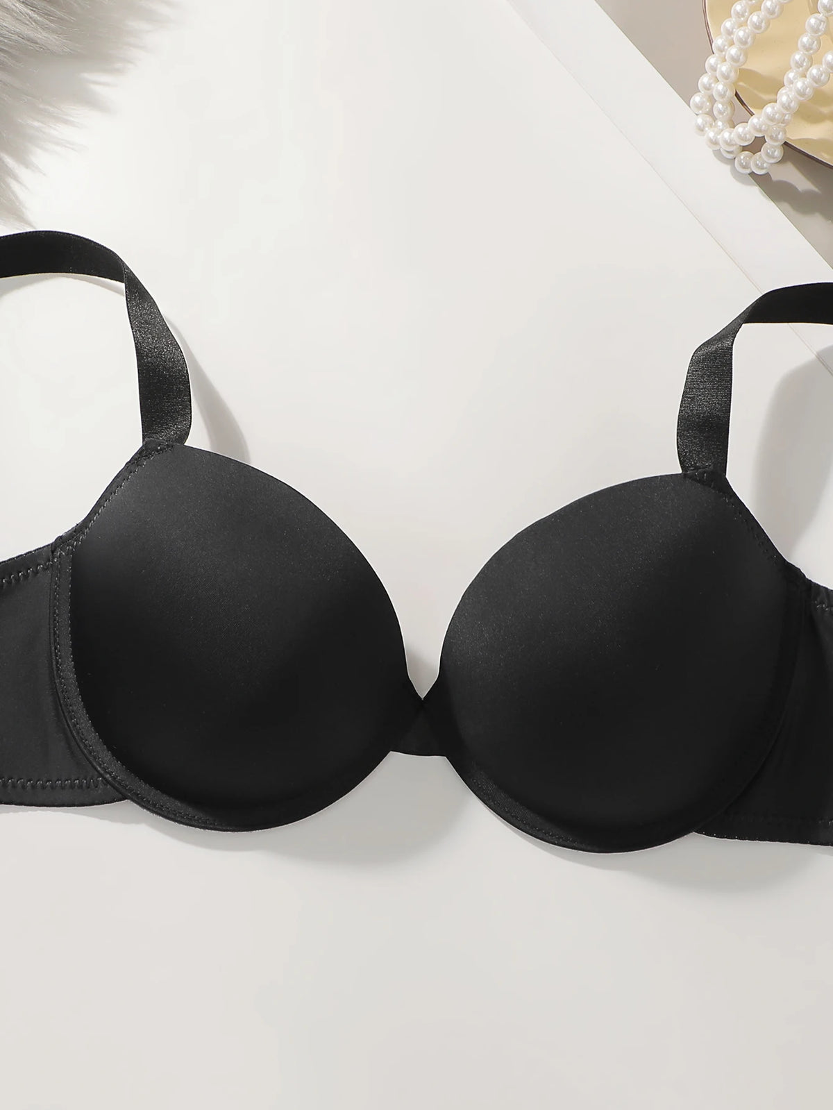 Raccoglie un cuscino sul petto spesso con anello in acciaio, set di biancheria intima da donna non rimovibile, vestibilità comoda Reggiseno quotidiano in tinta unita B2051