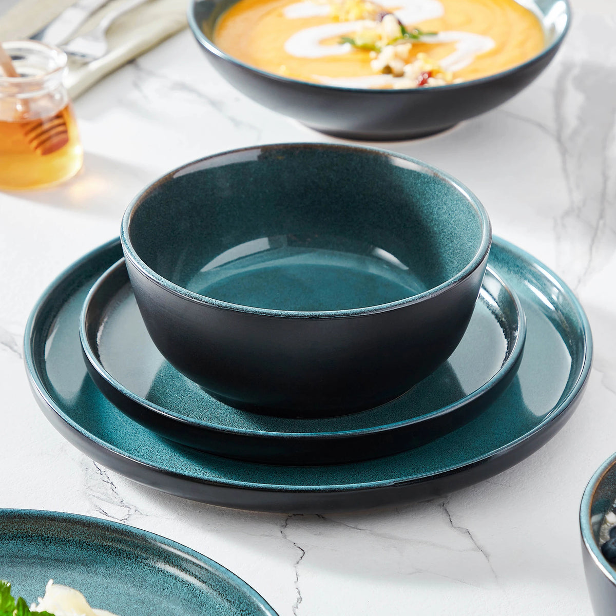 Set di piatti in ceramica PLAYB, 18/24 pezzi, con smalto reattivo, set di stoviglie in gres, comprensivo di 6 piatti da portata, 1 piatto da dessert e 1 ciotola per cereali.
