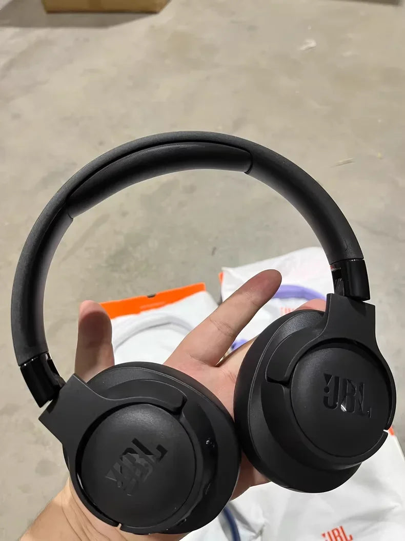 Cuffie wireless JBL Tune 720BT, modello on-ear, con tecnologia Bluetooth 5.0, cancellazione del rumore, ideali per il gaming e lo sport, con funzione vivavoce, 720 BT.