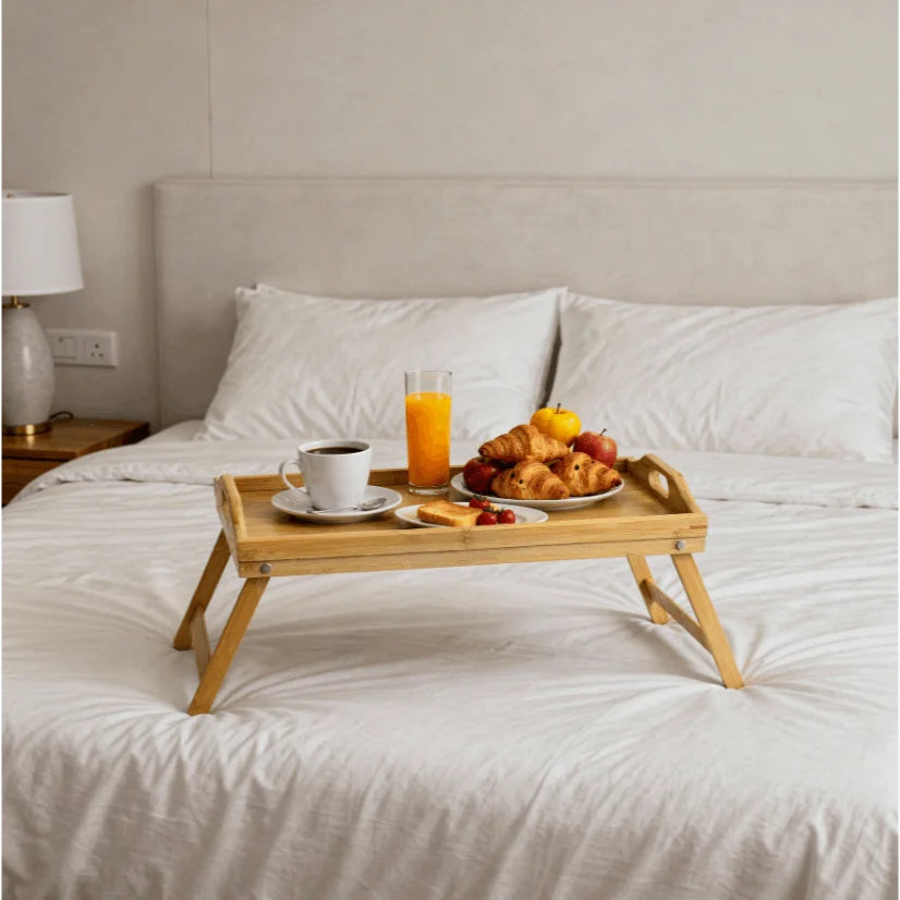 Vassoio Multifunzionale in Legno con Gambe Pieghevoli - Tavolino in Bambù 50x30 cm - Colazione con Maniglie, Gambe Retrattili, Ideale per Letto, Divano e PC, ciotola tibetana, piatti decorativi, fruttiera, organizer, ciotola
