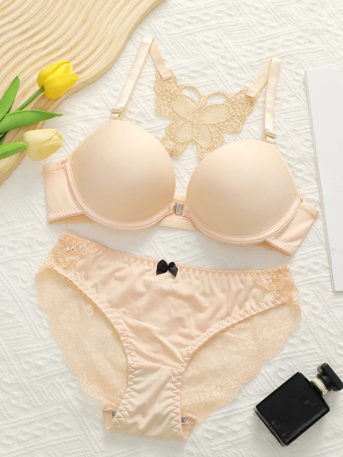 Set da 2 pezzi di vendita caldo di reggiseno rosso sexy con bottoni frontali bellissimo reggiseno moda farfalla posteriore push up set da donna A2120