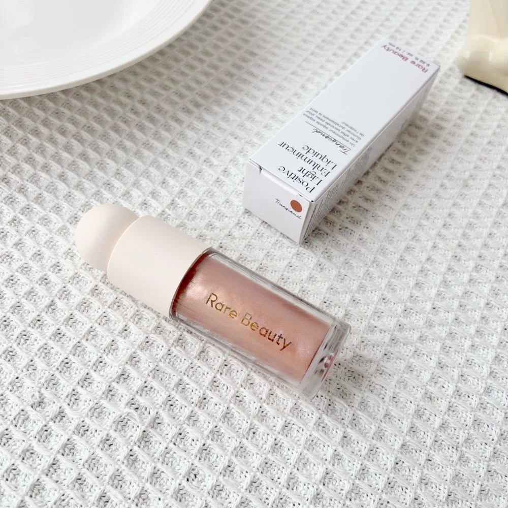 Rare Beauty Illuminante Innovativo Effetto Seta Leggero, Lucidalabbra Resistente all'Acqua a Lunga Durata, Contouring Liquido, Cosmetici Regalo