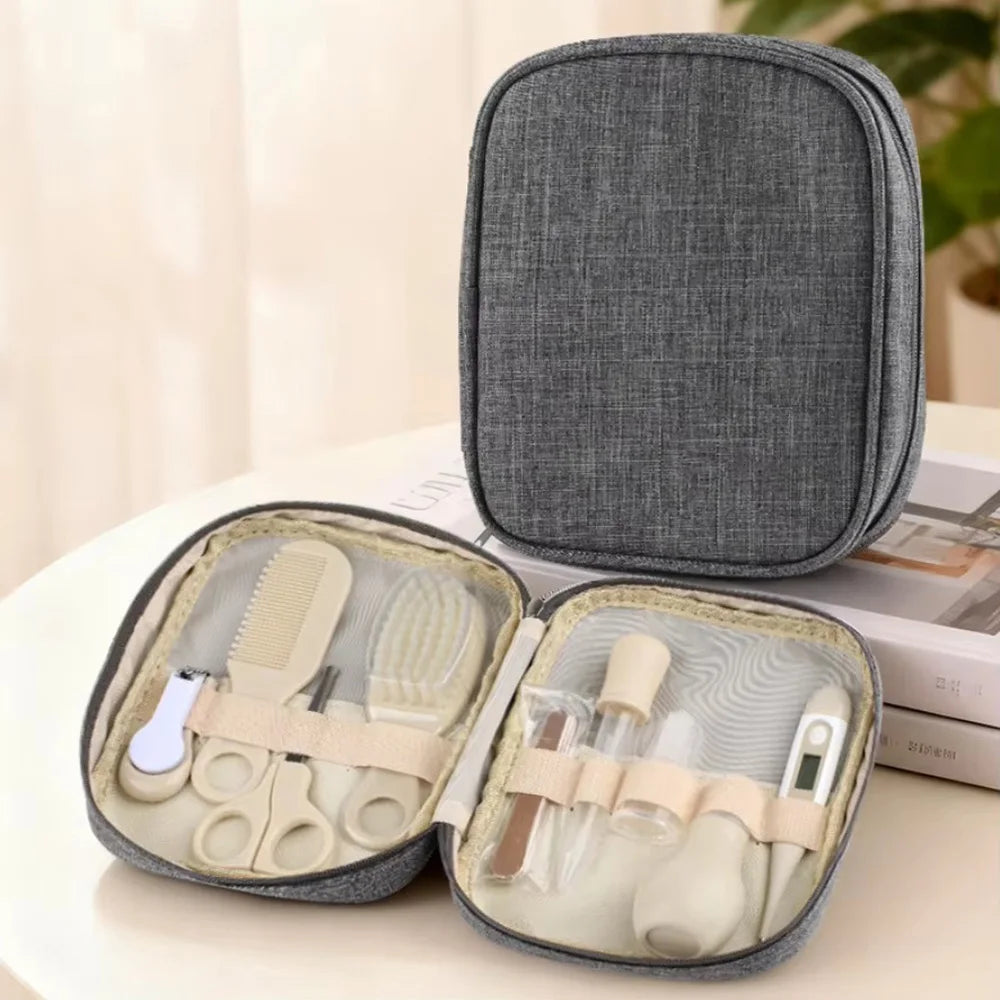 Kit per la Cura del Neonato 9 Pezzi con Tagliaunghie, Spazzola per Capelli, Pettine, Termometro, Set Essenziale per l'Igiene del Bambino, Kit da Viaggio
