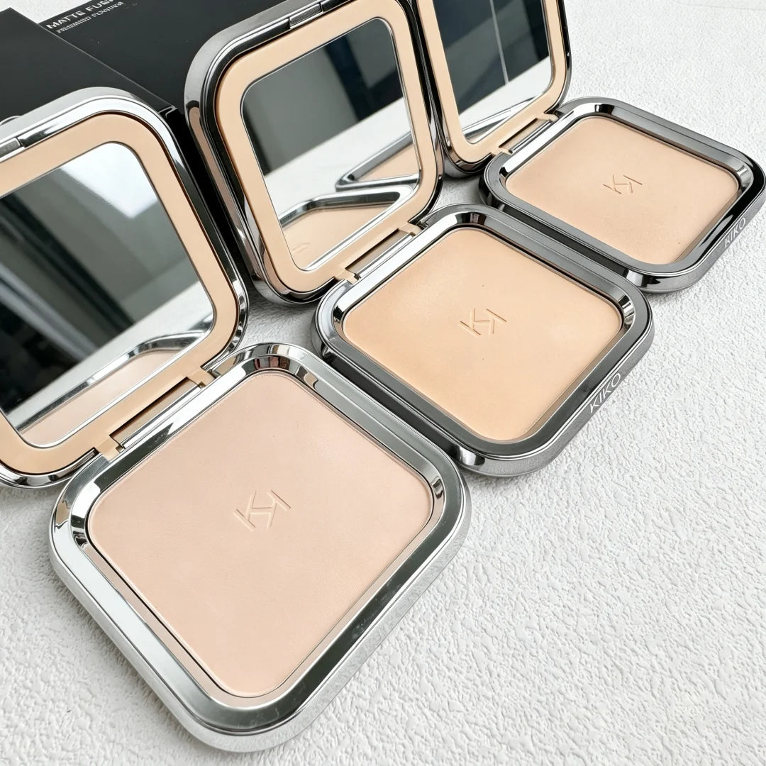 KIKO Matte Fusion Pressed Powder SPF Correttore a Lunga Durata Resistente al Sudore Controllo del Sebo Uso a Secco o Umido Fissaggio del Trucco con Specchio e Spugnetta