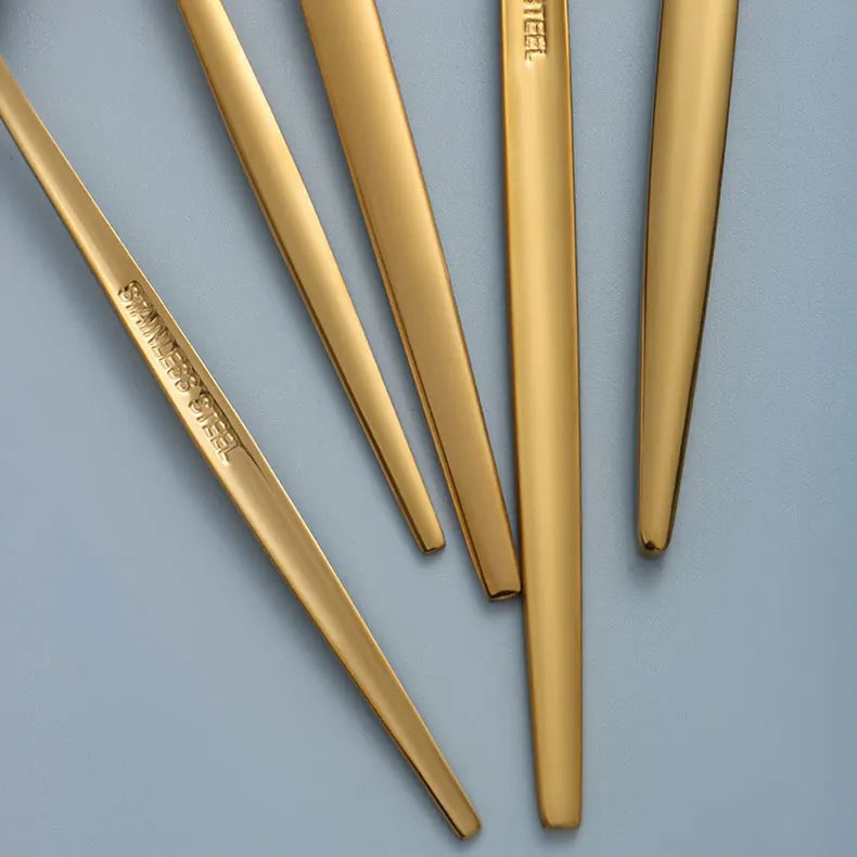 Set di posate dorate da 30 pezzi in acciaio inossidabile, coltelli, forchette, cucchiai, set di stoviglie per banchetti, ristoranti e ospiti