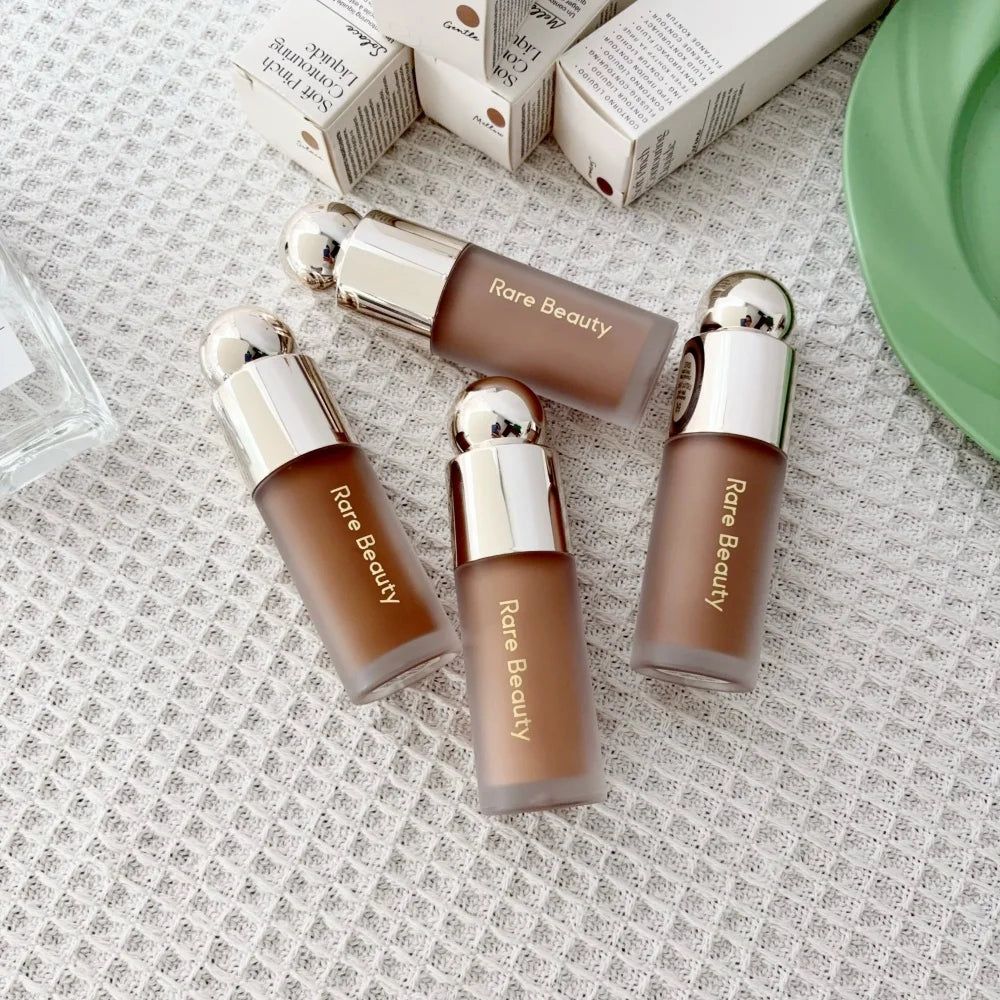Rare Beauty Illuminante Innovativo Effetto Seta Leggero, Lucidalabbra Resistente all'Acqua a Lunga Durata, Contouring Liquido, Cosmetici Regalo