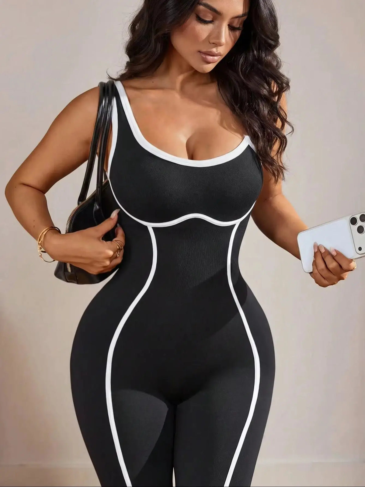 Tuta da yoga senza cuciture per donna, con bordi bianchi, senza maniche, con spalline sottili, body da palestra, controllo della zona addominale, effetto push-up sui glutei, ideale per allenamento, corsa e fitness.