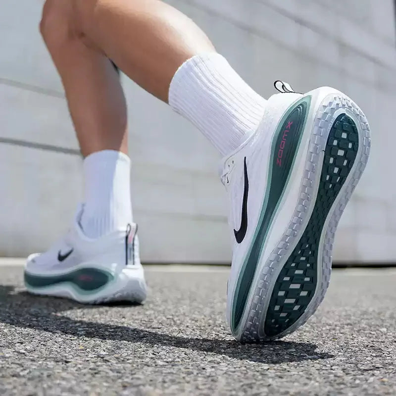 Scarpe da Corsa Nike per Uomo VOMERO PLUS, Scarpe Sportive per Maratona, Ammortizzate, in Rete Traspirante, Modello HV8150-110