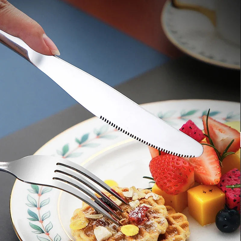 Set di posate da 24 pezzi in acciaio inossidabile, set di stoviglie, cucchiaio e forchetta, coltello, forchetta, cucchiaio da dessert, cucchiaio da tè