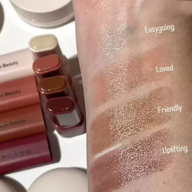 Nuovo Rare Beauty Balsamo Labbra Burroso in 4 Colori, Idratante a Lunga Durata, Lucidalabbra Volumizzante, Cosmetico per il Trucco Facile da Usare e che Rende la Pelle Più Luminosa