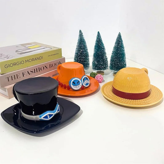 Tazza da caffè e piattino del fumetto Tazze d'acqua a forma di cappello creativo Cosplay Anime Chopper Ace Sabo Tazza in ceramica Piatto da dessert Regali