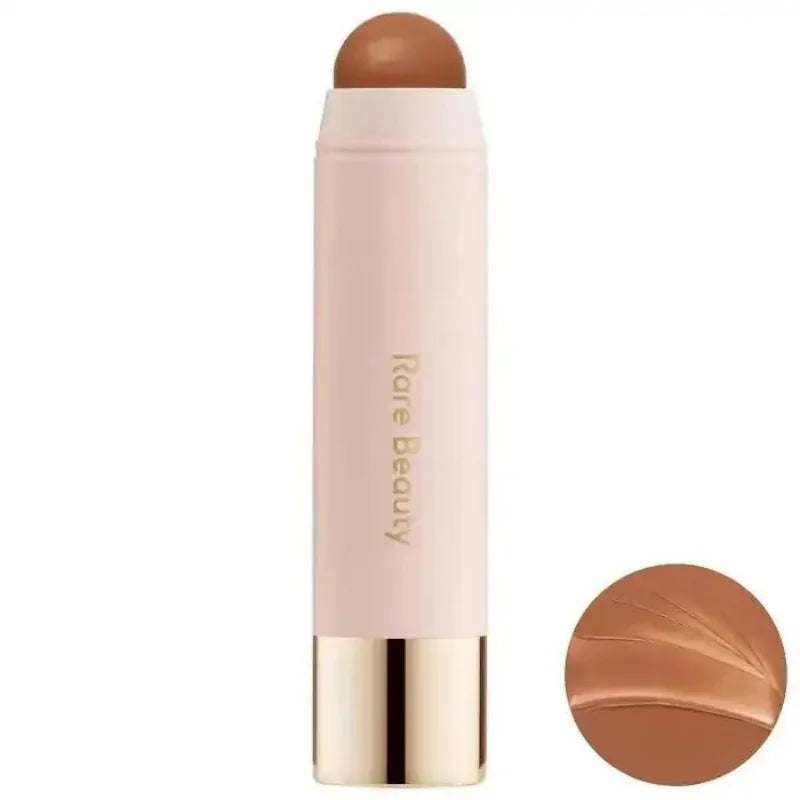 Rare Beauty Fashion Positive Illuminante a Lunga Durata Impermeabile con Shimmer Fine, Effetto Naturale Lucido, per Illuminare e Modellare il Viso