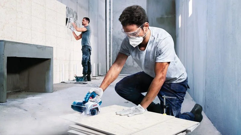 Smerigliatrice Angolare Industriale BOSCH GDC145 1450W, Disco da 115mm Profondità 35mm, Bassa Vibrazione Alta Precisione, Utensile Multiuso per Scanalatura e Sagomatura su Pietra/Piastrelle/Calcestruzzo