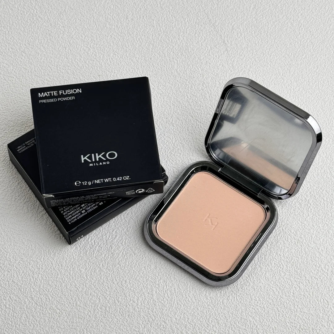 Fondotinta in Polvere e Ombretto Liquido KIKO Milano, Impermeabile, Resistente al Sudore, Texture Vellutata, Effetto Naturale Illuminante, Finitura Morbida