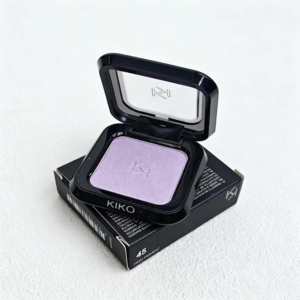 Fondotinta in Polvere e Ombretto Liquido KIKO Milano, Impermeabile, Resistente al Sudore, Texture Vellutata, Effetto Naturale Illuminante, Finitura Morbida