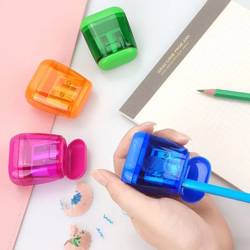 4 pz/set Studente di Plastica di Colore Trasparente Temperamatite Doppio Foro Schizzo Temperamatite Manuale Temperamatite