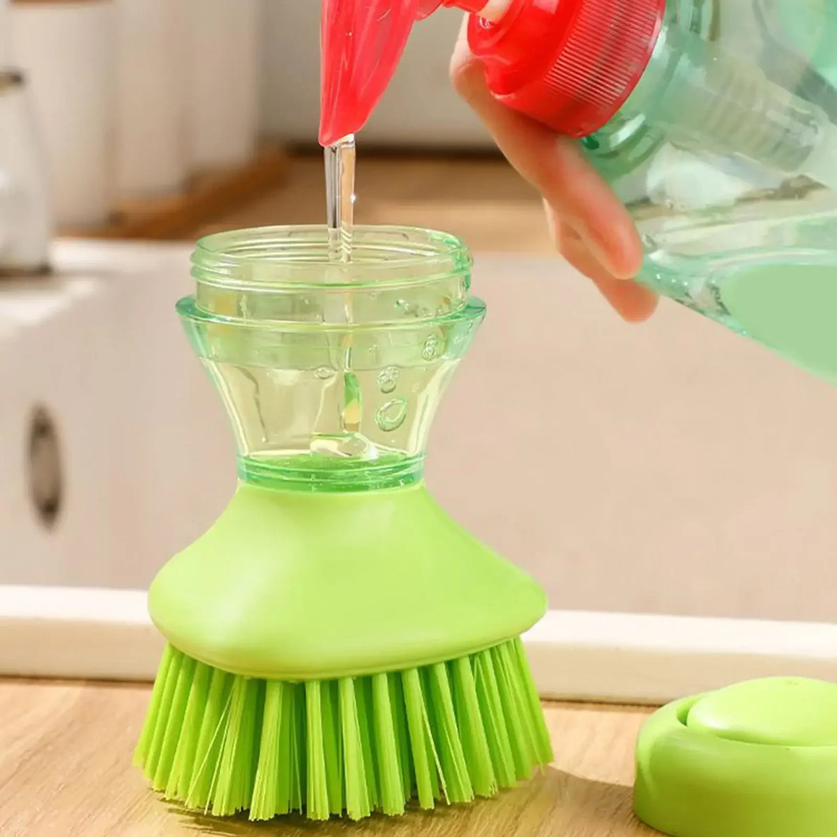 Spazzola per piatti con erogatore di sapone 2 in 1, dotata di spazzola integrata per la pulizia di pentole, padelle e lavelli, fornita con supporto da parete, strumento per la pulizia della cucina.