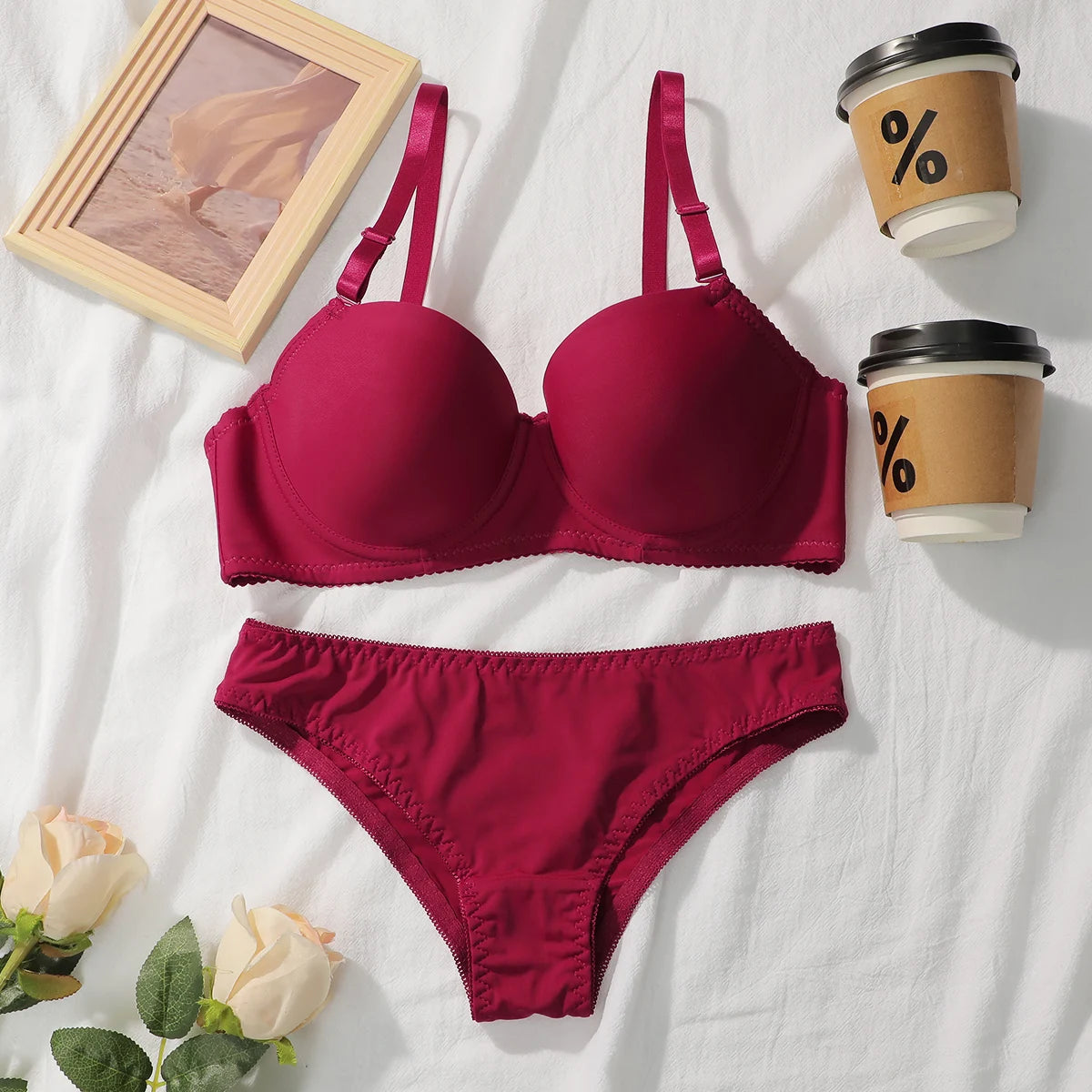 Nuovo set da 2 pezzi quotidiano in tinta unita di vendita calda con reggiseno push up con bordo in acciaio per set intimo donna J2611