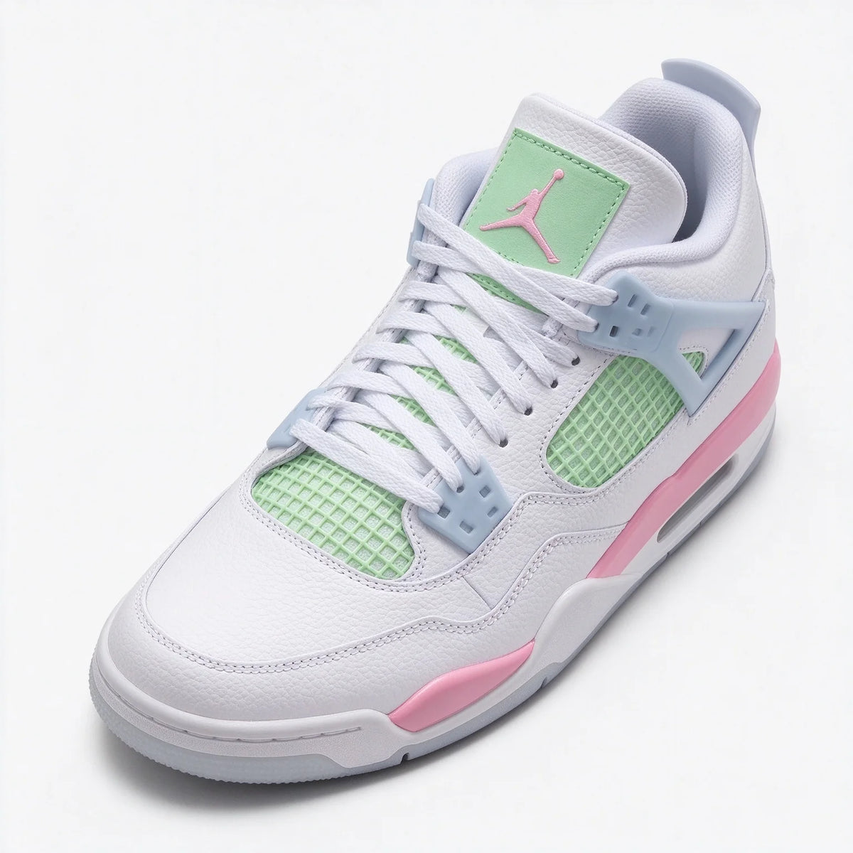 Scarpe da basket Nike White Color-Blocked Macaron, modello medio, in colori pastello rosa, blu e verde, ideali per il tempo libero, IB7068-100.